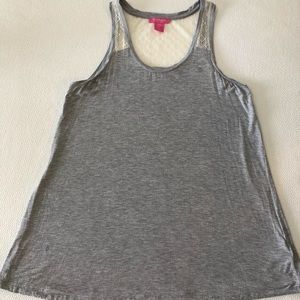 Isaac Mizrahi- adorable lace detail top!